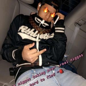 Meet your Posher, Omar